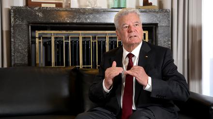 Joachim Gauck, evangelischer Theologe. Er war vom 18. März 2012 bis zum 18. März 2017 der elfte Bundespräsident der Bundesrepublik Deutschland. 
Fotografiert beim Tagesspiegel-Interview in seinem Büro in Berlin. 

Foto: Mike Wolff