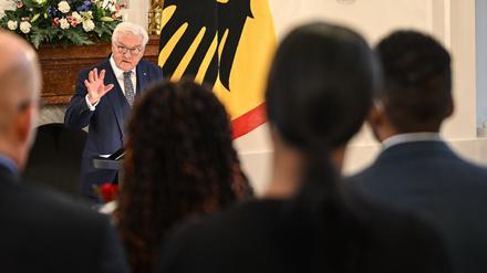 undespräsident Frank-Walter Steinmeier spricht bei einem Empfang für die Stipendiatinnen und Stipendiaten von «Afrika kommt!», einer Initiative der Deutschen Wirtschaft für Führungsnachwuchs aus Afrika.