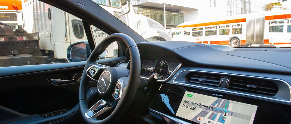 Waymo-Robotaxis machen mehr als 250.000 Fahrten mit Passagieren pro Woche. (Archivbild)