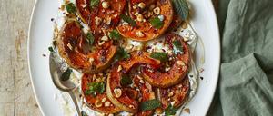 Fotos aus dem Kochbuch "How to Cook" (Kunstmann 2025): Labneh, Labneh mit Kürbis und Gnocchi