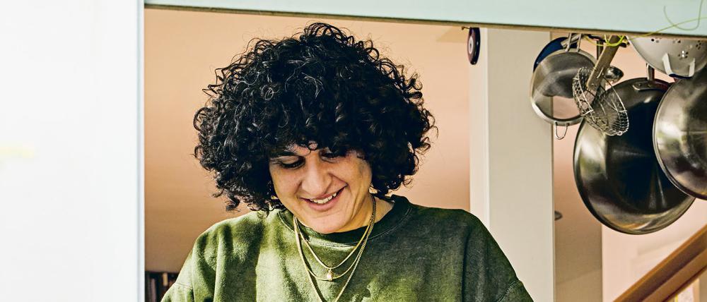 Bilder aus dem Kochbuch „Etwas Gutes“ von Samin Nosrat, erschienen 2025 im Kunstmann Verlag.