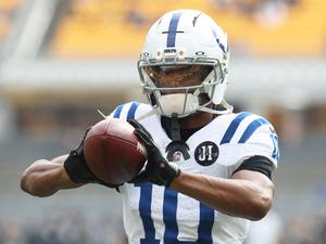 2. November 2025; Pittsburgh: Adonai Mitchell der Indianapolis Colts wärmt sich vor einem Spiel im Stadium auf.