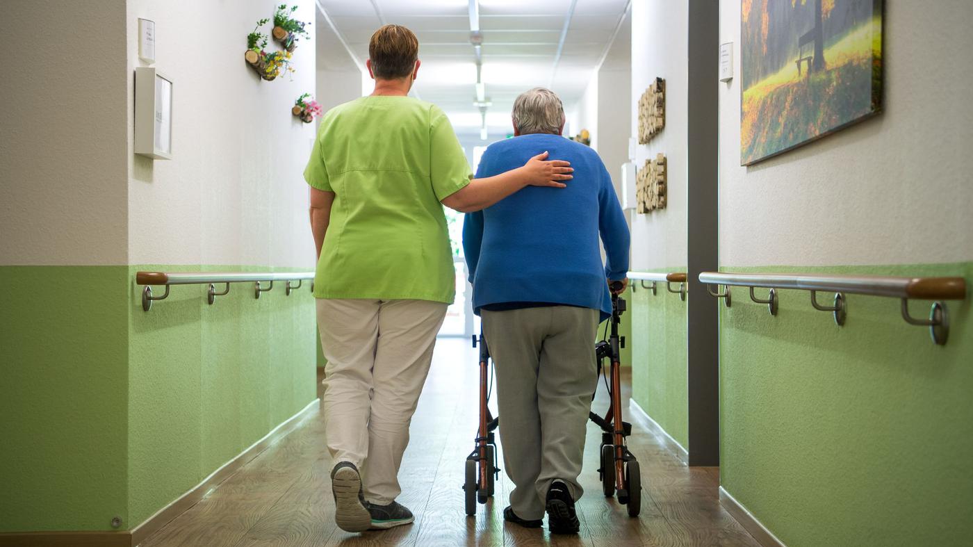 -System-am-Kipppunkt-Deutsche-vertrauen-Pflegeversicherung-nicht-mehr