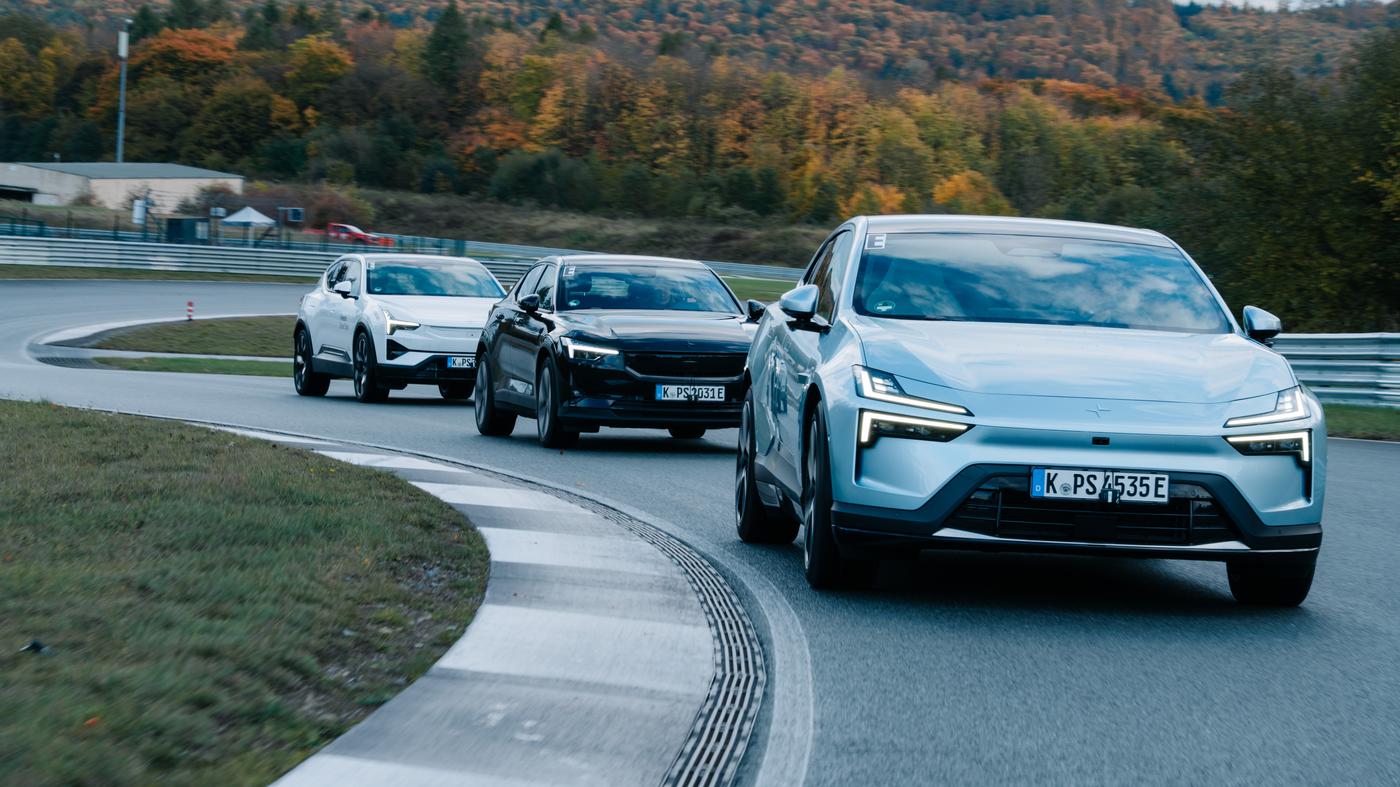 Achtung-Mausefalle-Das-eilige-Trio-Mit-Polestars-Elektro-Modellen-2-3-und-4-bei-den-Driver-Days-am-Bilster-Berg