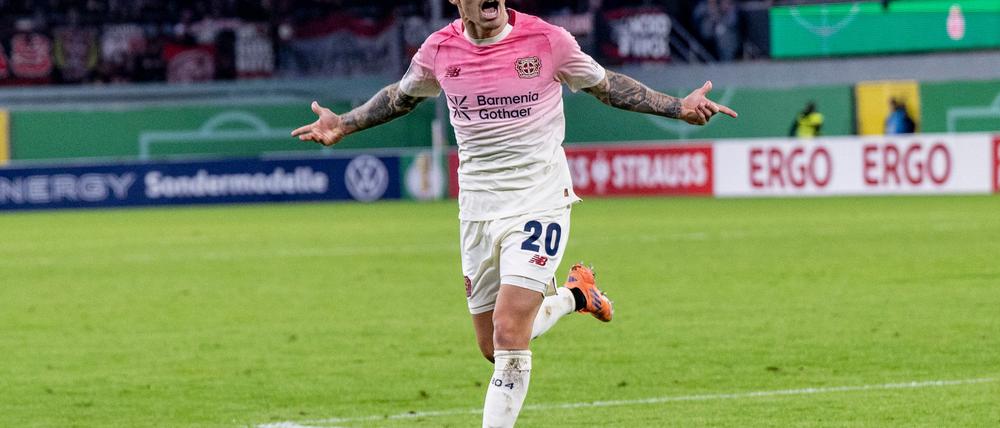 Alejandro Grimaldo gehört bei Bayer Leverkusen derzeit zu den Leistungsträgern. (Archivbild)
