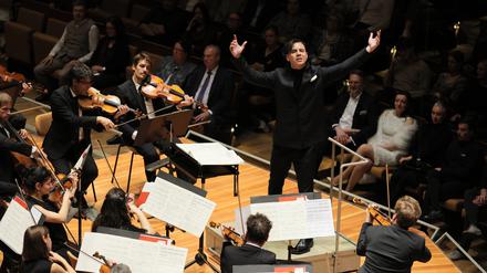 Teodor Currentzis und sein Riesenorchester spielen „Ring ohne Worte“.