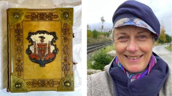 Ute Seiler Restauratorin Goldene Buch von Berlin Spandau