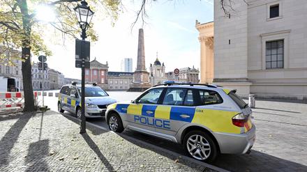 Autos wurden am Set in Potsdam mit der Aufschrift „Police“ bedruckt.