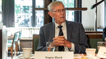 Der Unternehmer Eugen Block stellt ein neues Block House-Restaurant in Hamburg vor.