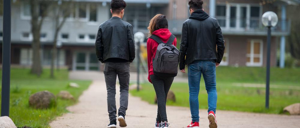 Syrische Geflüchtete auf dem Schulweg. (Archivfoto aus Niedersachsen)