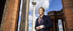 Die Regierende BÃ¼rgermeisterin Franziska Giffey posiert fÃ¼r ein Bild im Roten Rathaus in Berlin am 4. April 2023. Franziska Giffey *** Governing Mayor Franziska Giffey poses for a picture at the Red City Hall in Berlin on April 4, 2023 Franziska Giffey.