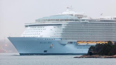 Die 66-Jährige war auf der „Allure of the Seas“ der Reederei Royal Caribbean von ihrem Balkon gestürzt. (Archivbild)