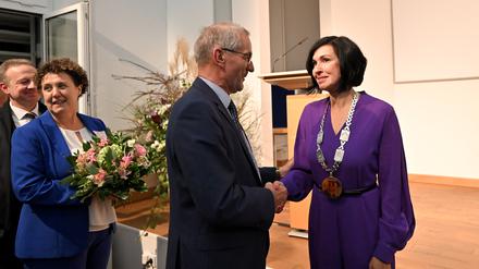 Auch Matthias Platzeck (SPD), ehemaliger Brandenburger Ministerpräsident und einstiger Potsdamer Oberbürgermeister, gratulierte Noosha Aubel.