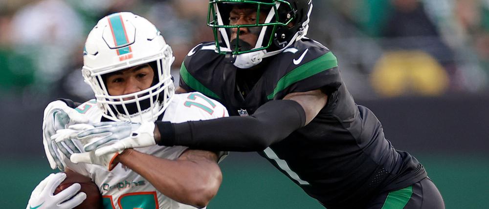 Sauce Gardner (r) wechselt zu den Indianapolis Colts.