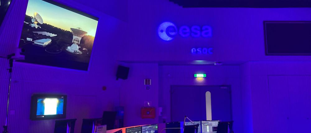 Der neue Erdbeobachtungssatellit soll vom Kontrollzentrum aus gesteuert werden. (Archivbild)