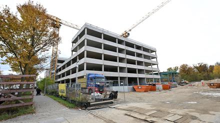 Das neue Schulgebäude am Campus Jungfernsee wird gerade errichtet.