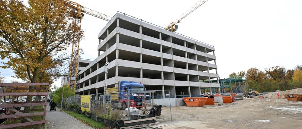 Das neue Schulgebäude am Campus Jungfernsee wird gerade errichtet.