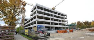 Das neue Schulgebäude am Campus Jungfernsee wird gerade errichtet.