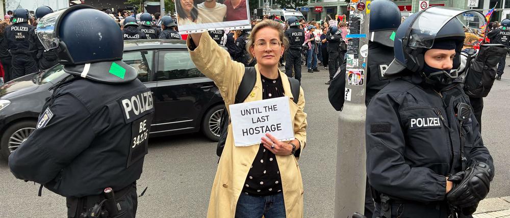 Karoline Preisler stellte sich auf Demonstrationen gegen Antisemitismus und forderte die Freilassung der Hamas-Geiseln im Gazastreifen. (Archivbild)