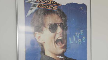 Das Falco-Plakat im Bahntower.