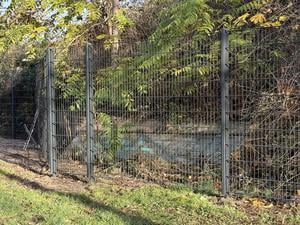 Der erste Zaun um den Görli steht