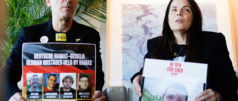 Itay Chens Eltern trafen Ende September Bundeskanzler Friedrich Merz. (Archivbild)