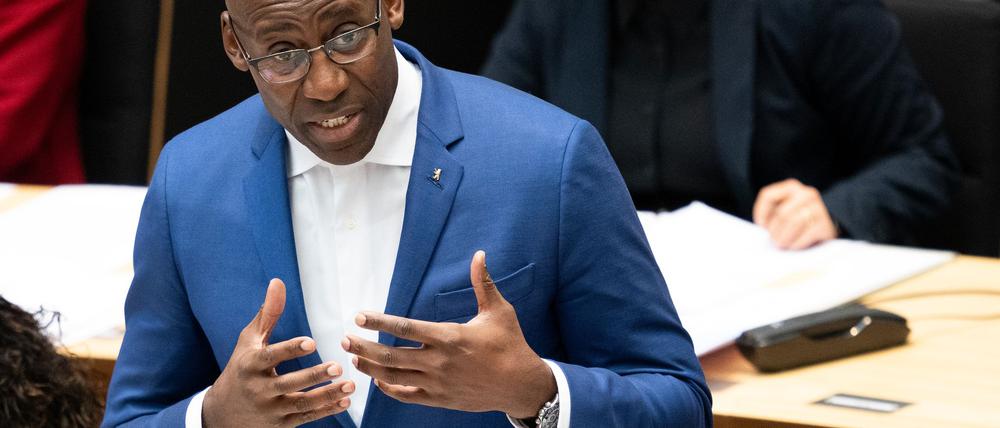 Grüne und Linke kündigen Untersuchungsausschuss zur Vergabe von Fördergeld für Projekte gegen Antisemitismus durch die Senatskulturverwaltung an. (Archivbild)