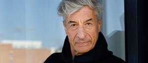 Der Künstler Maurizio Cattelan erhält den Preis der Nationalgalerie 2026. 