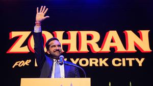 Zohran Mamdani gewinnt die Bürgermeisterwahl in New York. 