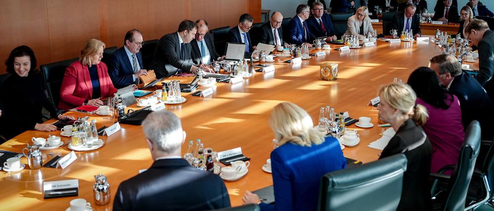 Die wöchentliche Kabinettsitzung stand diesmal unter der Überschrift „Entlastungskabinett“