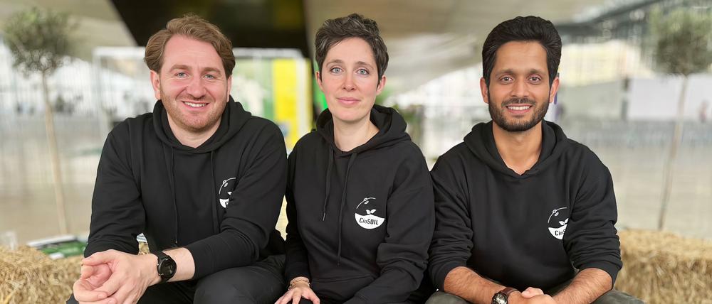 Das Gründungsteam von Cinsoil: Geschäftsführer Giorgi Shuradze, Chief Technical Officer Antonella Succurro und Chief Operating Officer Tavseef Shah.