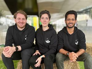 Das Gründungsteam von Cinsoil: Geschäftsführer Giorgi Shuradze, Chief Technical Officer Antonella Succurro und Chief Operating Officer Tavseef Shah.