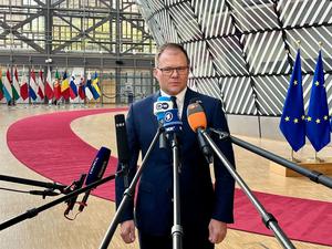 Bundesumweltminister Carsten Schneider (SPD) musste in Brüssel lange um einen Kompromiss feilschen.
