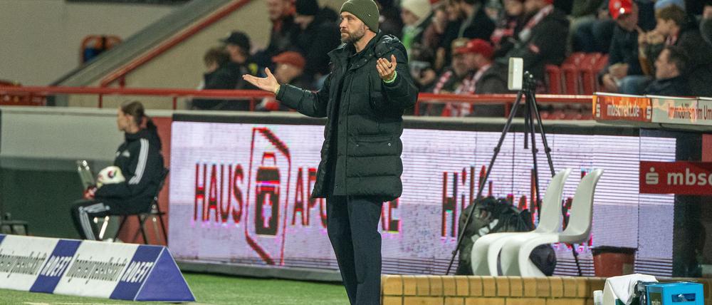 Union Berlins Trainer Stephan Lerch muss lange auf seine Spielerin Korina Janez verzichten. (Archivbild)