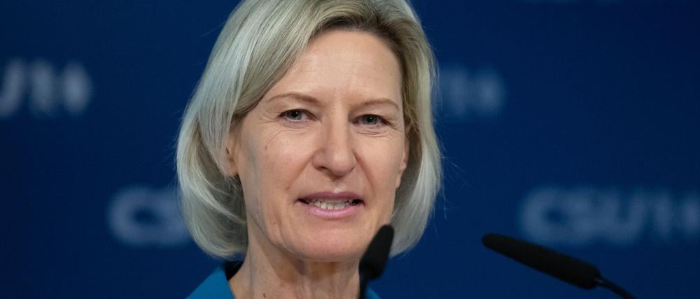 Angelika Niebler, Vorsitzende der CSU-Europagruppe, nimmt in der CSU Parteizentrale nach der Europawahl an einer Pressekonferenz teil.