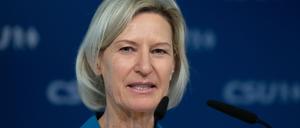 Angelika Niebler, Vorsitzende der CSU-Europagruppe, nimmt in der CSU Parteizentrale nach der Europawahl an einer Pressekonferenz teil.