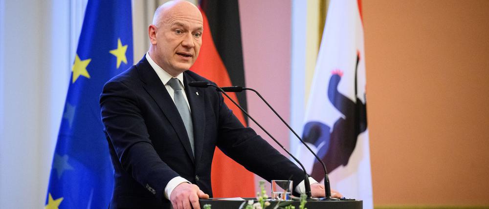 Kai Wegner (CDU), Regierender Bürgermeister von Berlin, spricht im Festsaal des Roten Rathauses. (Archivbild)