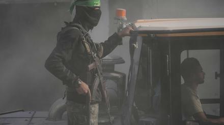 Bewaffnetes Mitglied der islamistischen Terrororganisation Hamas im Gazastreifen. 