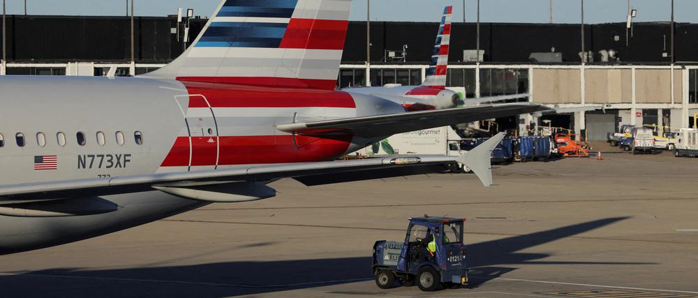 Flugzeuge auf dem O’Hare International Airport in Chicago. 