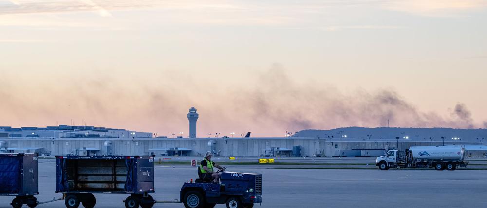 Die Zahl der Opfer nach dem Flugzeugabsturz steigt weiter. 