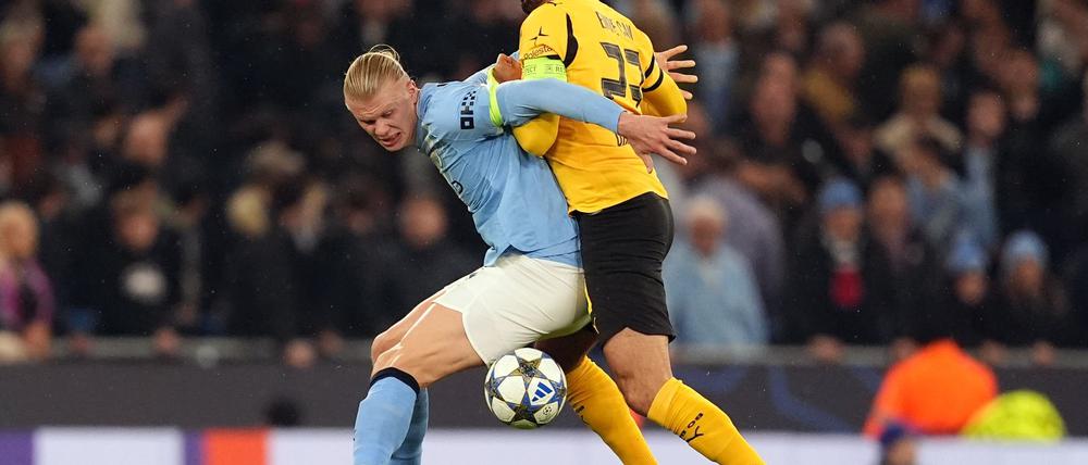 Emre Can (r) zeigte bei seinem Comeback gleich großen Einsatz.