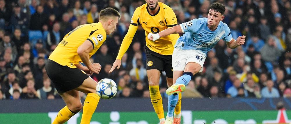 Foden (rechts) bekam für seine Leistung gegen Dortmund international viel Anerkennung.