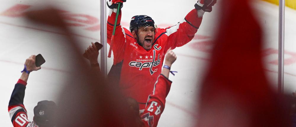 Hat als einziger Spieler der Geschichte 900 Tore in der NHL: Alexander Owetschkin.