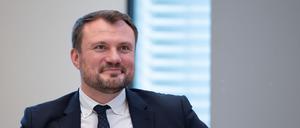 Brandenburgs Wirtschaftsminister Keller fordert billigeren Industriestrom. (Archivbild)