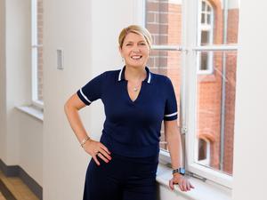 Carla Eysel ist seit 2020 Mitglied des Vorstands der Charité. Die Juristin verantwortet den Bereich Personal und Pflege.