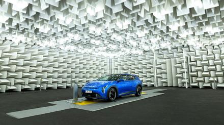 Die neue Semi-Absorber-Kammer ermöglicht Hyundai umfangreiche Autotests in einer technisch definierten Umgebung. 