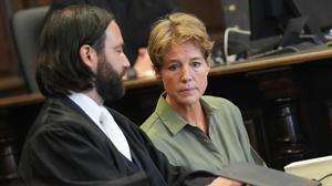 Christina Block sitzt am 20. Prozesstag mit ihrem Anwalt im Hamburger Landgericht.