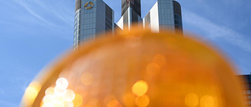 Dämpfer im dritten Quartal, aber Kurs auf Milliardengewinn 2025: Die Commerzbank in Frankfurt. (Archivbild)