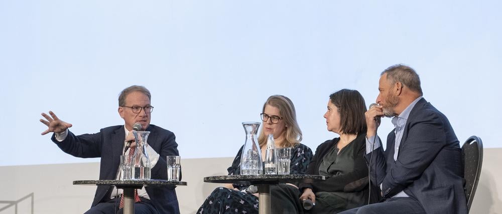 Engagiert für die Demokratie. Chefredakteur Jeffrey Goldberg mit den Autoren Helen Lewis, Ashley Parker und George Packer