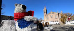 Der Weihnachtsmarkt „Potsdamer Weihnachtszauber 2025“ wird zurzeit in der Innenstadt auf Bassinplatz und Luisenplatz errichtet.